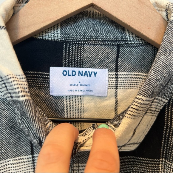 NWT Old Navy Men's Black and White Flannel Shirt - size L - Picture 4 of 9